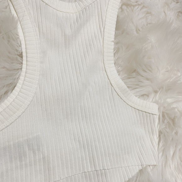 Steele Crop Tank - Picture 2 of 4